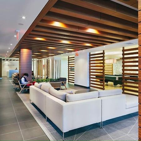 Stunning Condo Wit Amazing View 5Mins From Cntower トロント エクステリア 写真