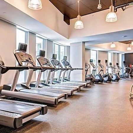Stunning Condo Wit Amazing View 5Mins From Cntower トロント エクステリア 写真