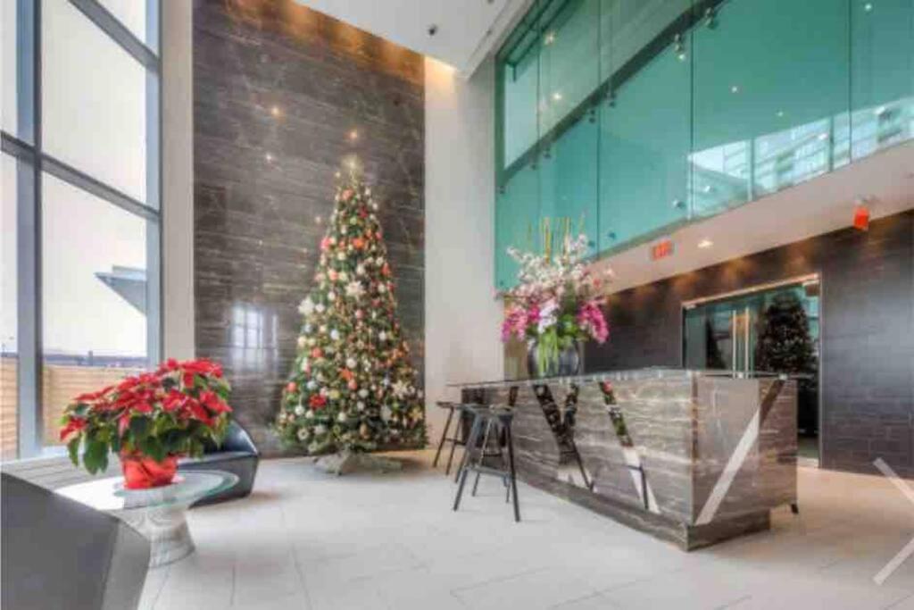 Stunning Condo Wit Amazing View 5Mins From Cntower トロント エクステリア 写真