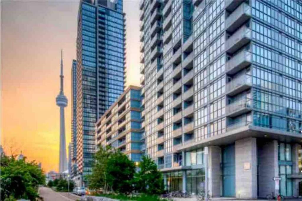Stunning Condo Wit Amazing View 5Mins From Cntower トロント エクステリア 写真