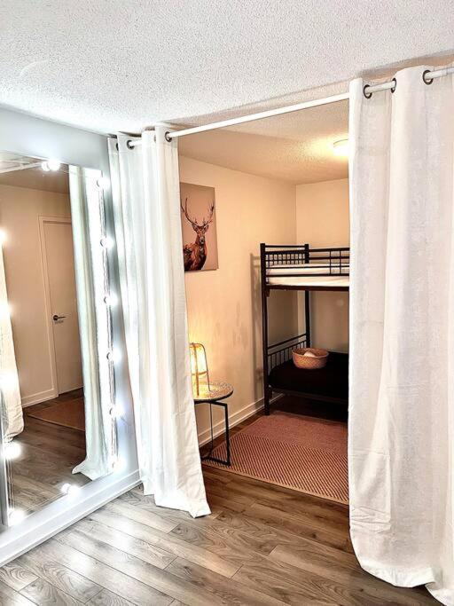 Stunning Condo Wit Amazing View 5Mins From Cntower トロント エクステリア 写真
