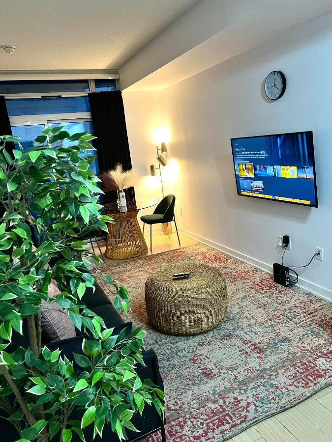Stunning Condo Wit Amazing View 5Mins From Cntower トロント エクステリア 写真