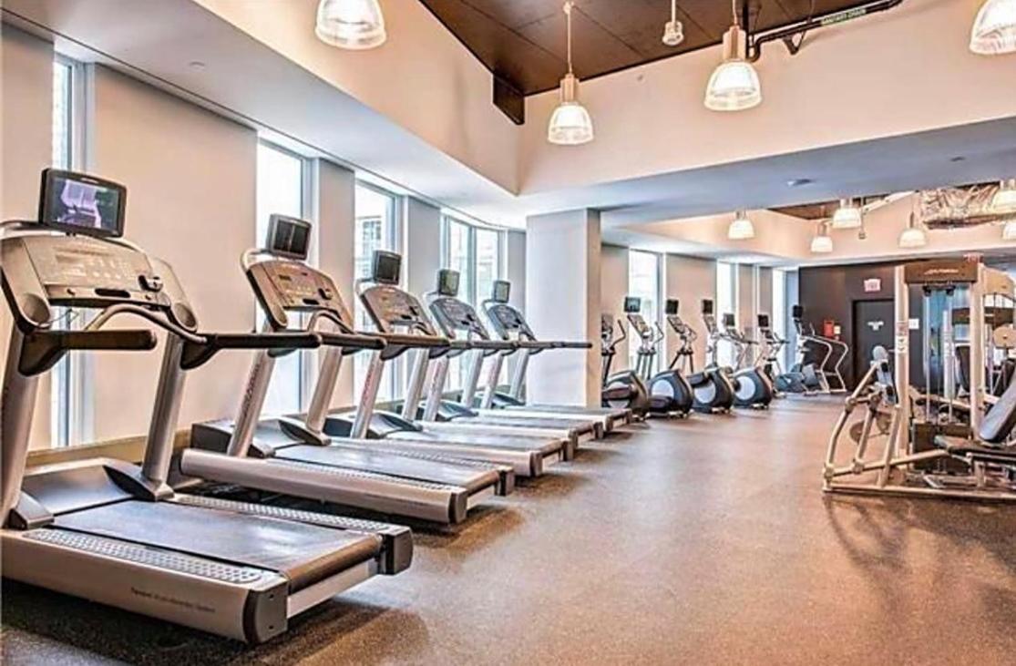 Stunning Condo Wit Amazing View 5Mins From Cntower トロント エクステリア 写真